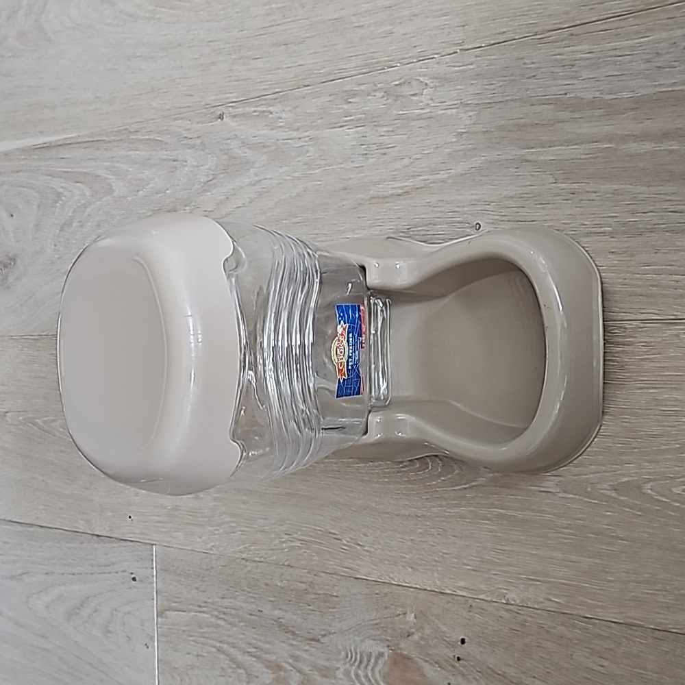Petmate Great Choice 3 LB Pet Feeder